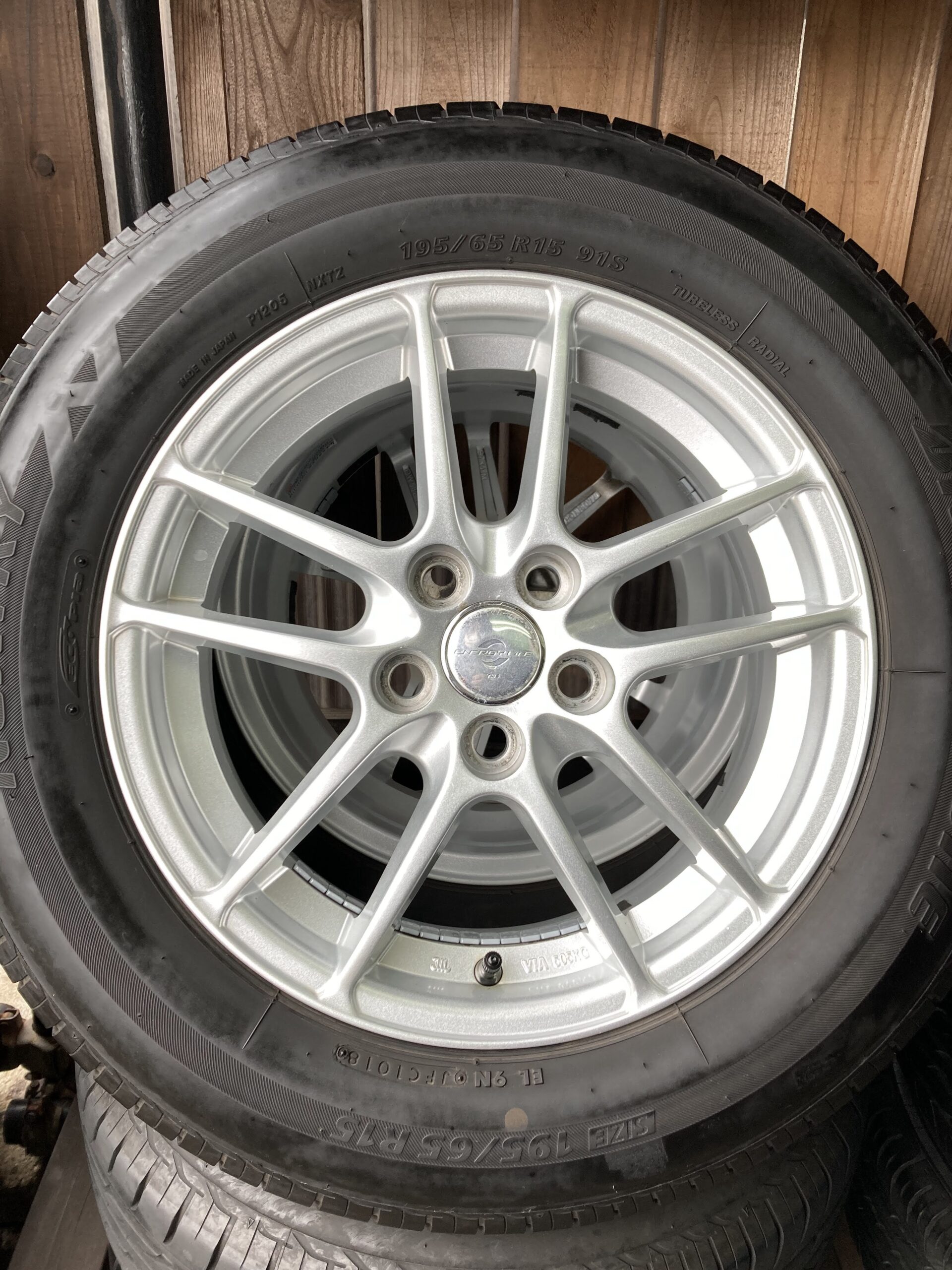 195/65R15 トヨタ ウィッシュ プリウスなど-